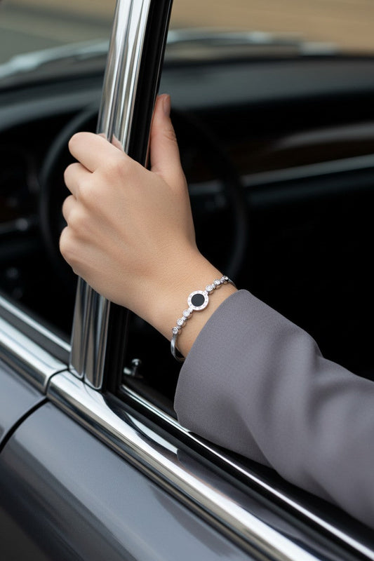 Roman Numeral Onyx Bracelet | Stainless Steel