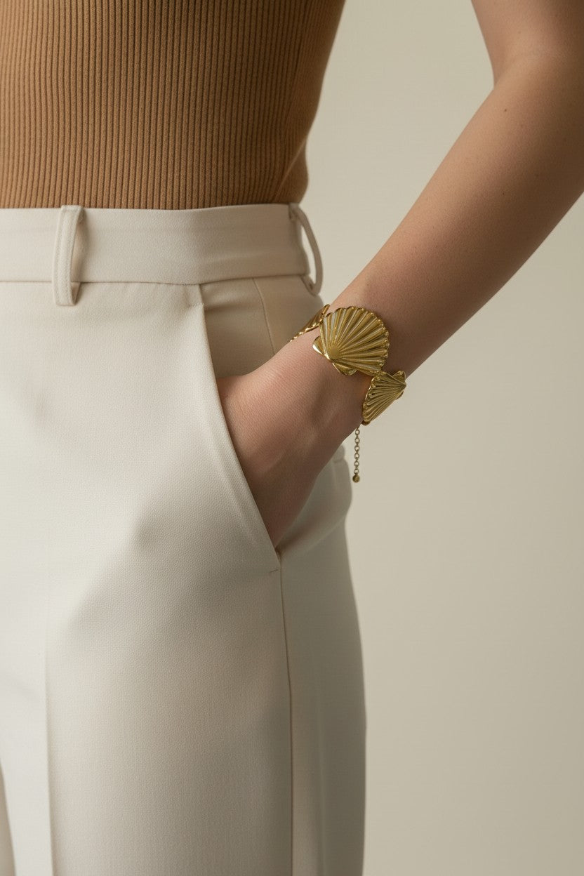 Golden Scallop Seashell Cuff Braclete | Satinless Steel