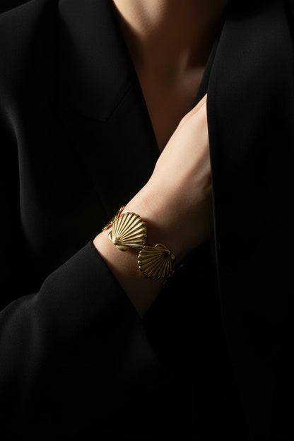 Golden Scallop Seashell Cuff Braclete | Satinless Steel