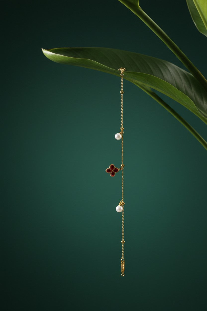 Scarlet Clover Pearl Bracelet | Stainless Steel
