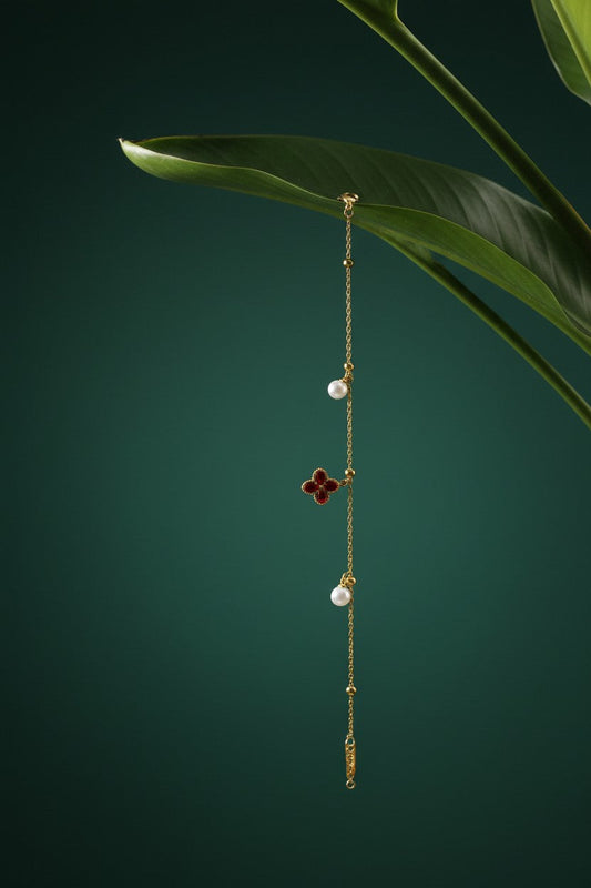 Scarlet Clover Pearl Bracelet | Stainless Steel